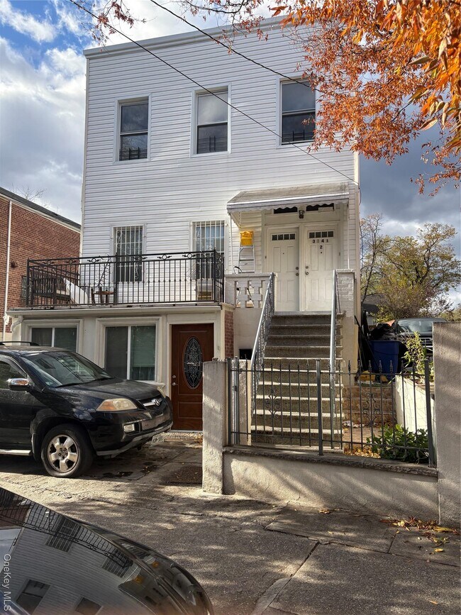 Primary Photo - 3141 Kingsbridge Terrace