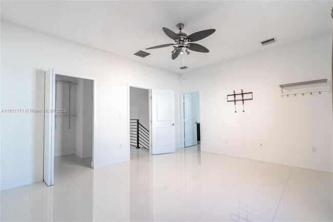 Building Photo - 481 SW 91st Ct