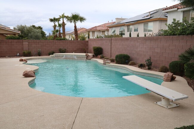 Building Photo - Gorgeous 1 Story Home in Gated Community