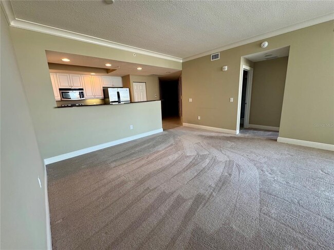 Building Photo - 800 N Tamiami Trl