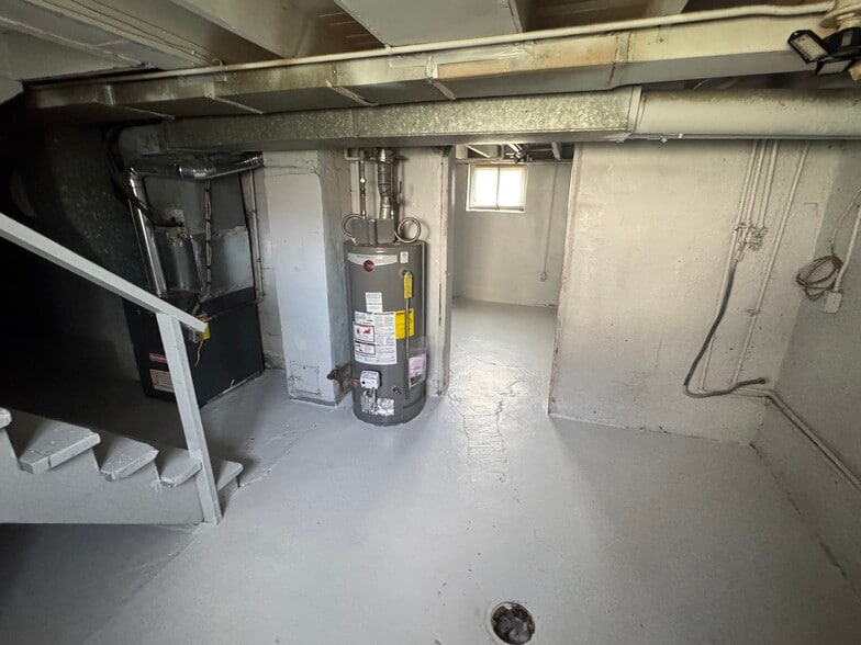 Building Photo - 3425 N California Ave