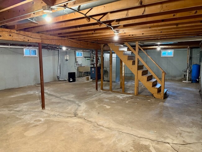 Building Photo - 29W601 Prairie Ave
