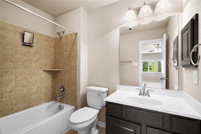 Building Photo - 2 Prairie Falcon Place