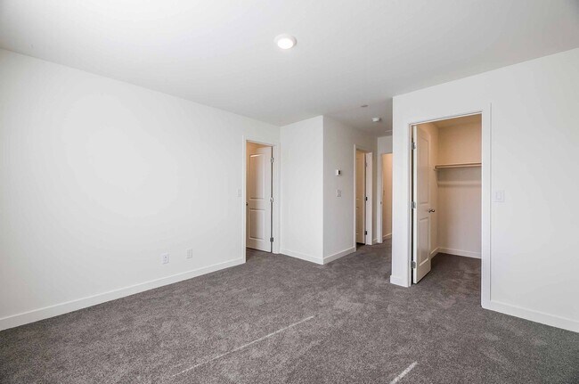 Building Photo - Brand new DR Horton Townhome with 3 bedroom,2 bathrooms and 1 car garage located at Trails at Wil...