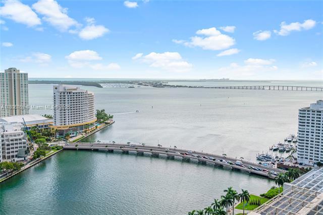 Building Photo - 495 Brickell Ave