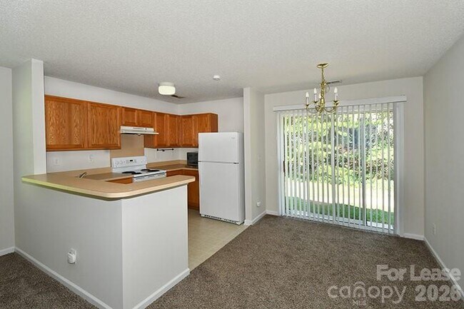 Building Photo - 118 Peterborough Dr