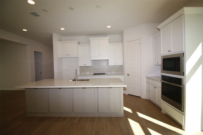 Building Photo - 16750 Yaklin Meadow Ct