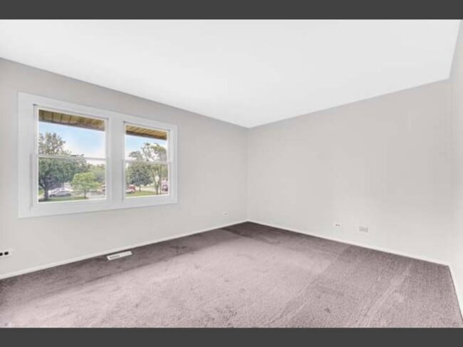 Building Photo - 1765 Short Ave