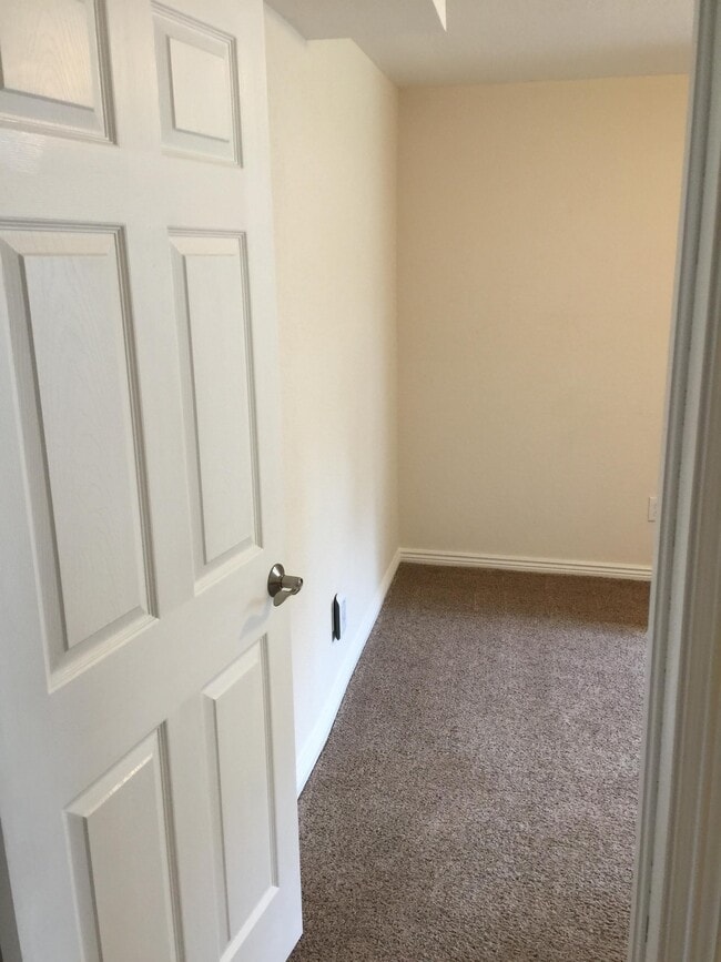 Building Photo - 309 Cantril St