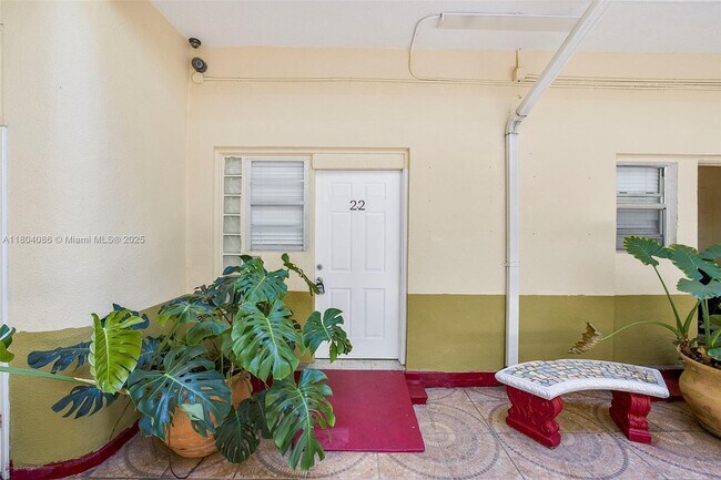 Building Photo - 2300 W Flagler St