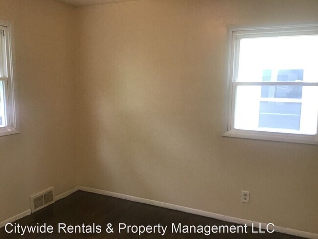 Building Photo - 3 br, 1 bath House - 3003 W. Carmen Ave