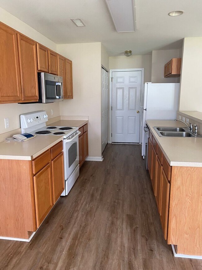 Building Photo - 2525 Whetstone Ln