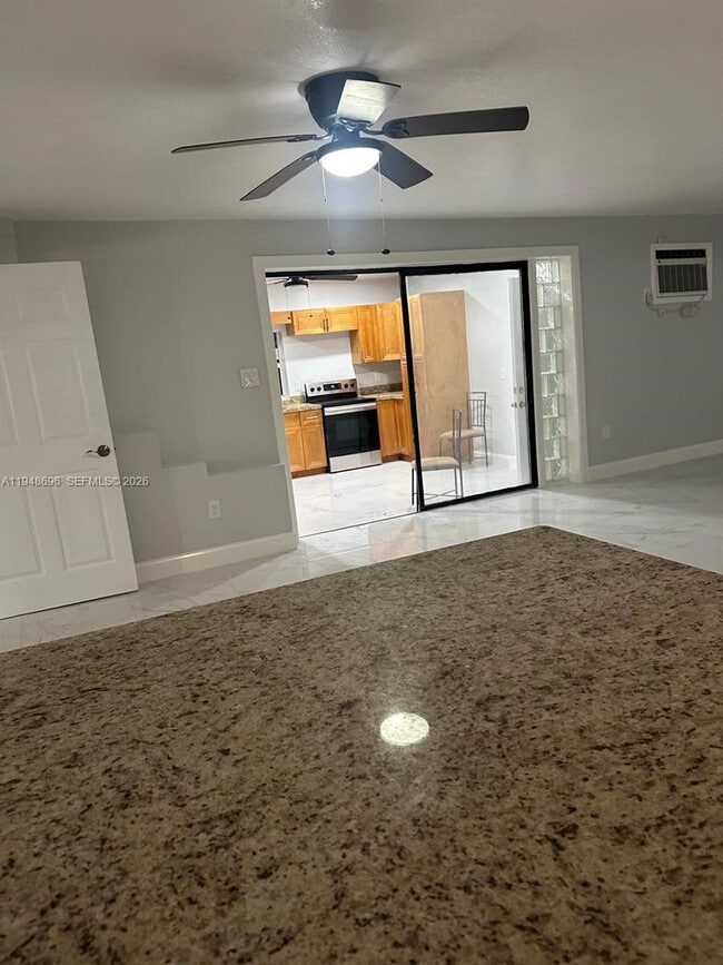 Building Photo - 1705 NE 157th Ter