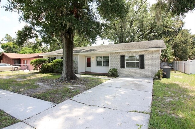 Building Photo - 701 Swiss Dr