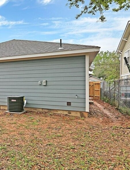 Building Photo - 5217 Sherman St