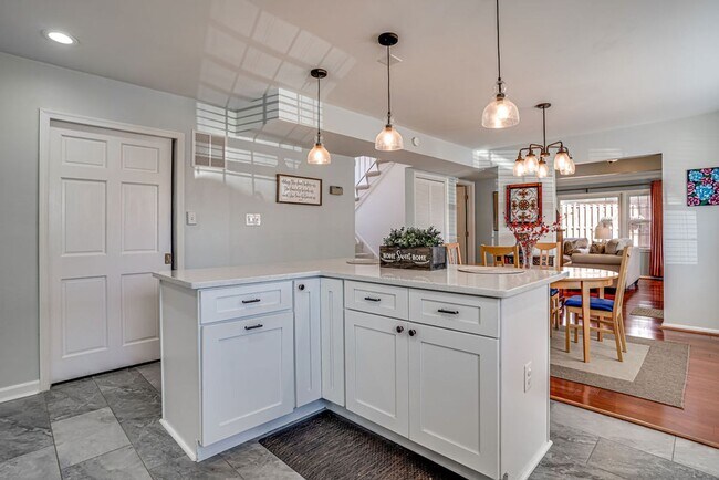 Building Photo - Gorgeous single-family home close to Belvo...