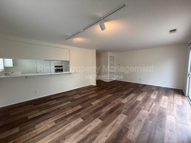 Building Photo - 2474 Seahorse Ave