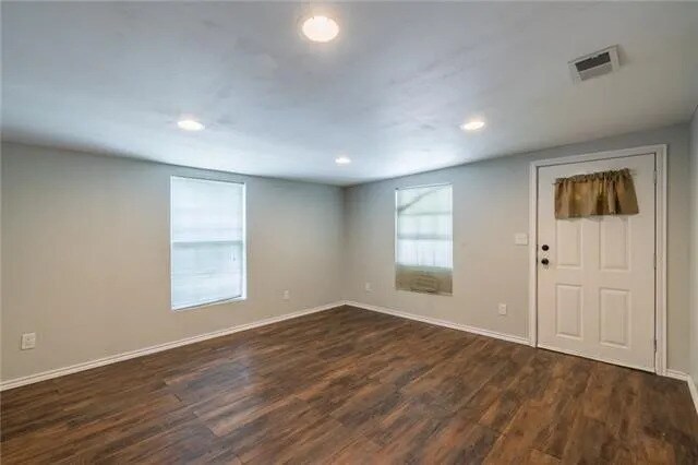 Building Photo - 301 W Austin Ave