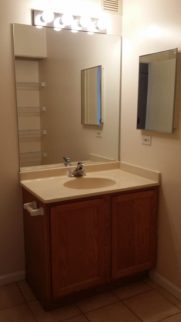 Building Photo - 600 N Dearborn St