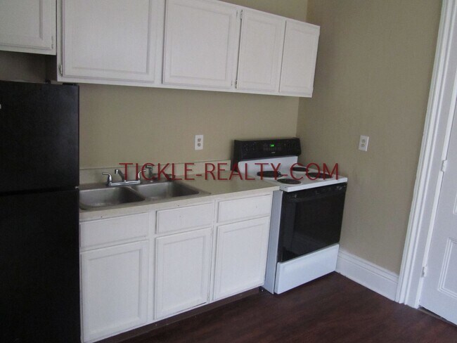 Building Photo - 11 Lafayette Pl