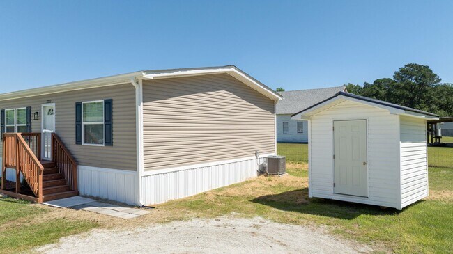 Building Photo - 1118 Old Tar Landing Rd