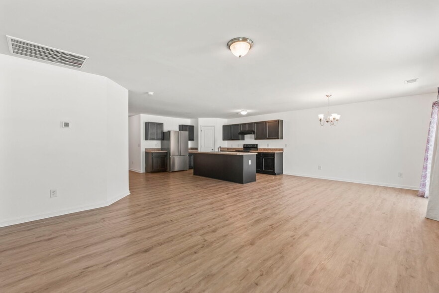 Building Photo - 1789 Sapphire Dr