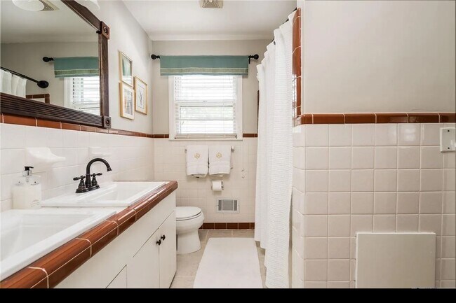 Building Photo - 850 Congaree Dr