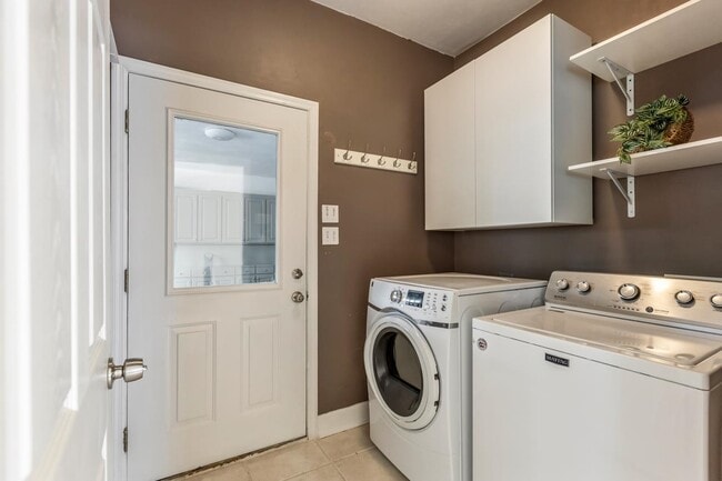 Building Photo - 4030 Forsythe Park Cir