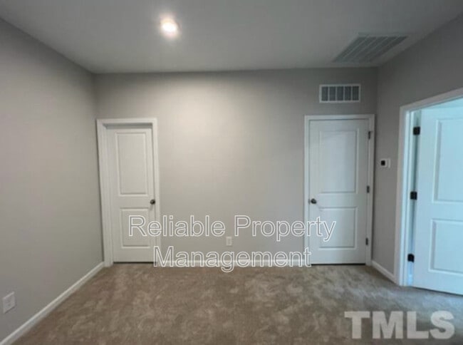 Building Photo - 3311 Oak Pass Dr