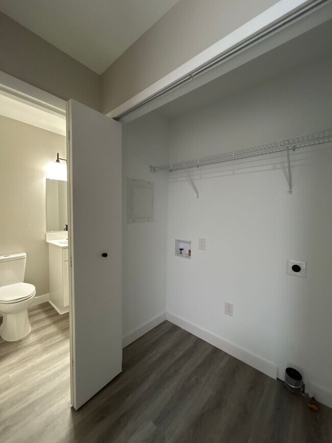 Building Photo - 2-Bedroom, 1-Bathroom Condo in South Bend – $1,464/Month (Lawn Care & Snow Removal Included!)