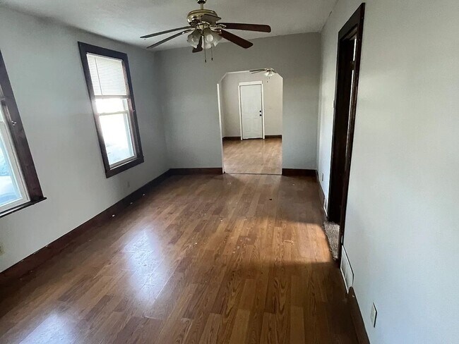 Building Photo - Comfortable  3-Bedroom Home in Cleveland