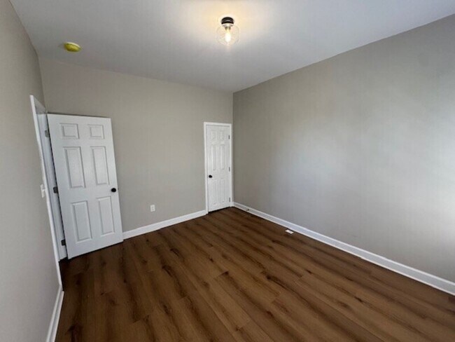 Building Photo - 2216 Whittier Ave