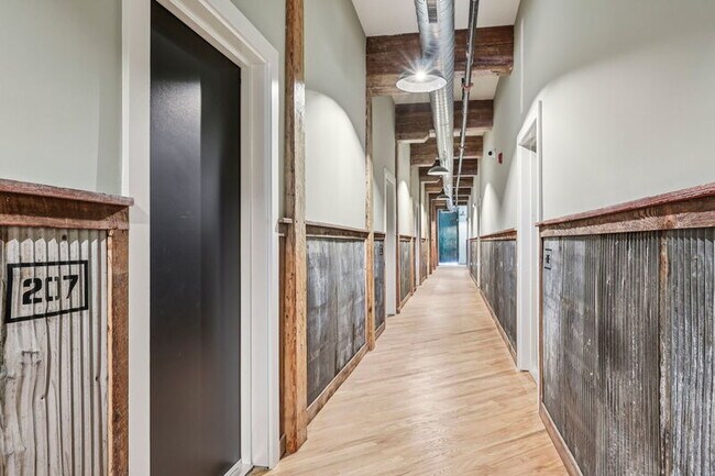 Primary Photo - 201 Leverington Ave