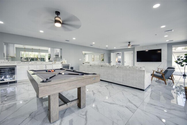 Building Photo - 1030 SW 14th Terrace