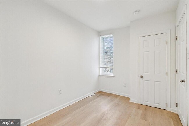 Building Photo - 2508 N Sartain St