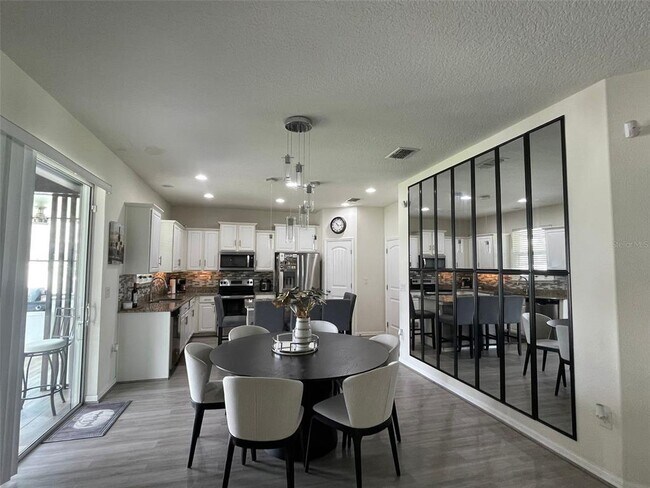 Building Photo - 2342 Beacon Landing Cir