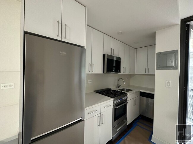 Primary Photo - EAST 35 STREET