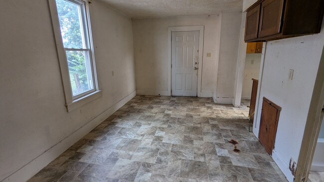 Building Photo - Charming two-bedroom, one-bath house in Canton