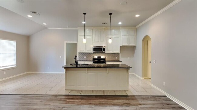 Building Photo - 4201 SE 38th St