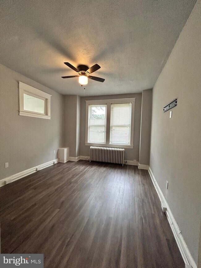 Building Photo - 3819 Woodlea Ave