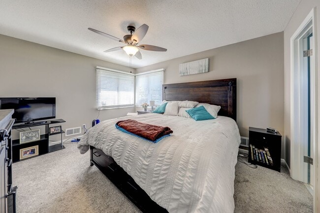 Building Photo - {9534} Updated Nall Hills Home + Two Car Garage + Finished Basement + 3 Full Baths!
