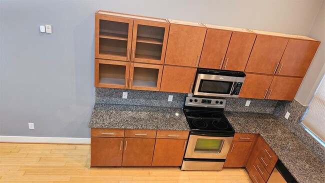 Building Photo - 2301 Camden Dr
