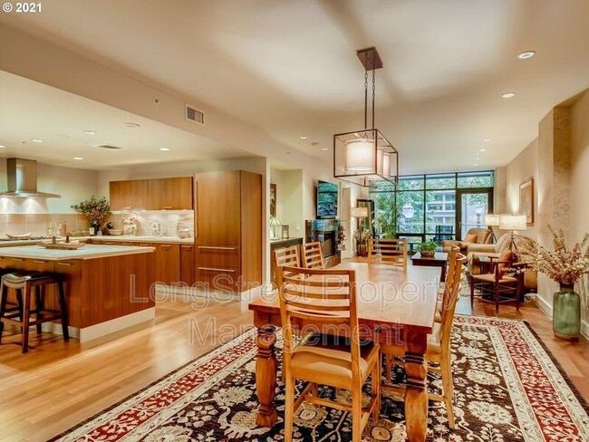 Building Photo - 311 NW 12th Ave