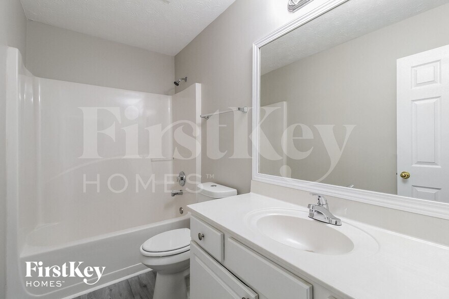 Building Photo - 773 Clairidge Oak Ct