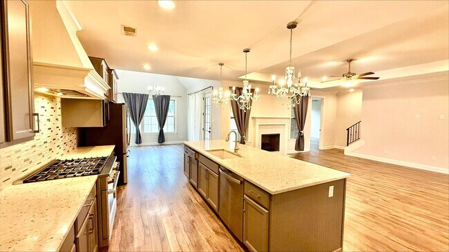 Building Photo - 10012 Adagio Cv