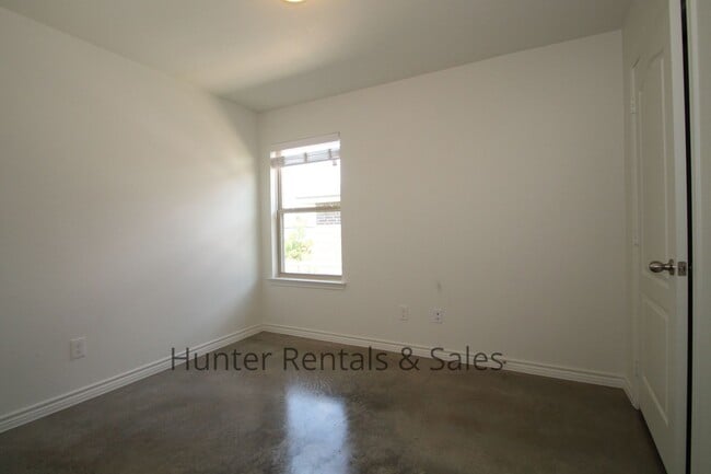 Building Photo - North Killeen Three Bedroom!