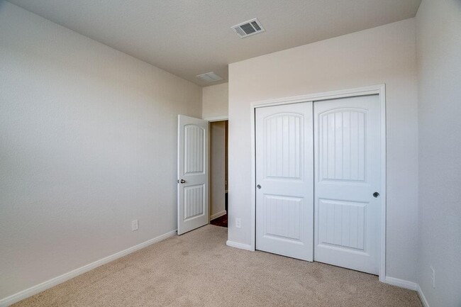 Building Photo - 152 Docile Lp