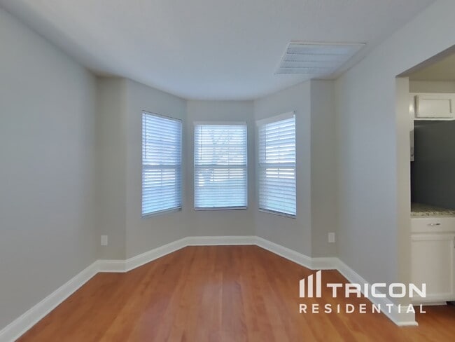 Building Photo - 2203 Ballingarry Dr
