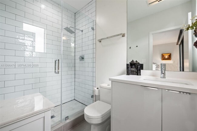 Building Photo - 5735 SW 35th St