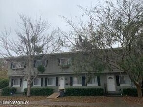 Building Photo - 3044 Walton St
